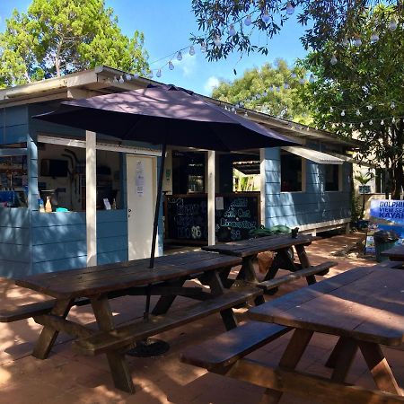 Pippies Beachhouse Backpackers Hostel Rainbow Beach Exterior photo