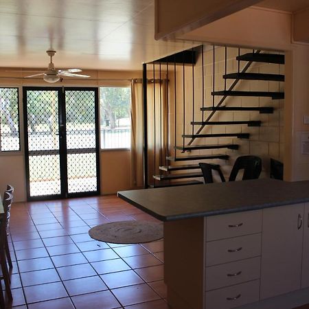Pippies Beachhouse Backpackers Rainbow Beach Exterior photo