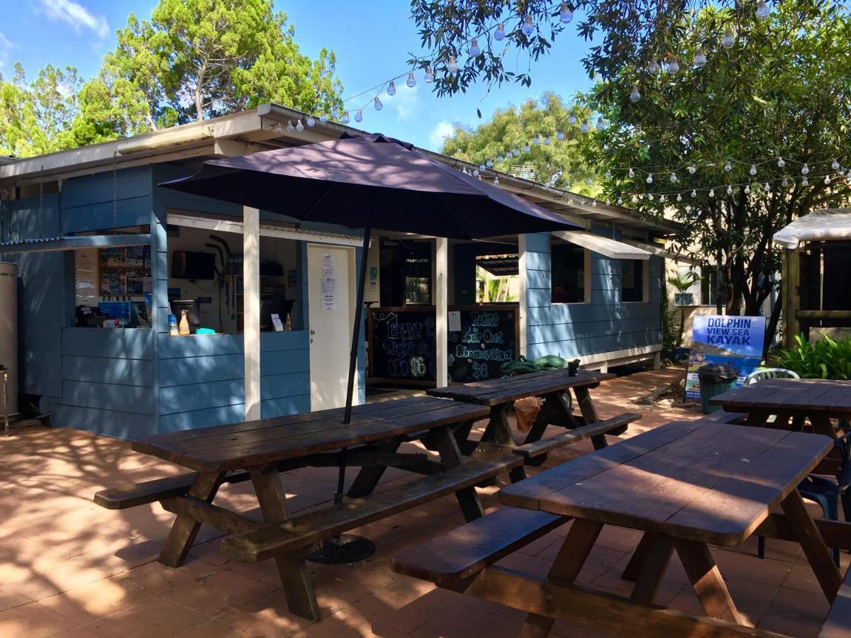 Pippies Beachhouse Backpackers Hostel Rainbow Beach Exterior photo