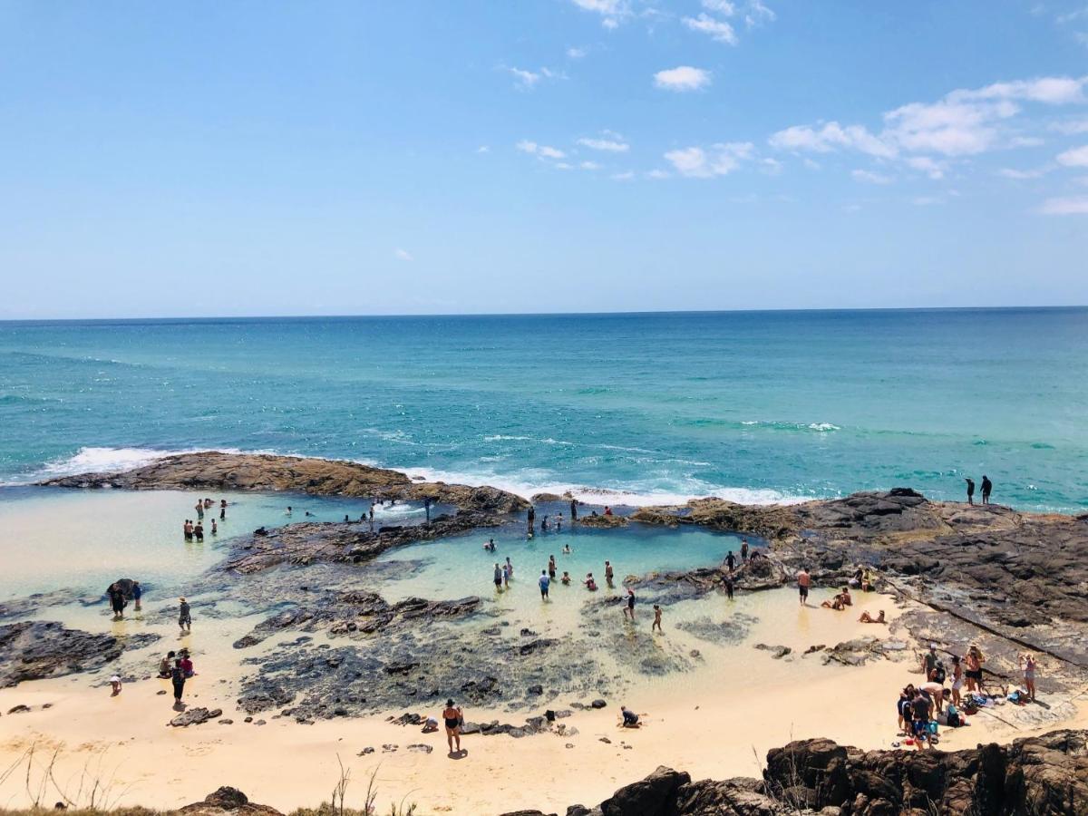 Pippies Beachhouse Backpackers Hostel Rainbow Beach Exterior photo