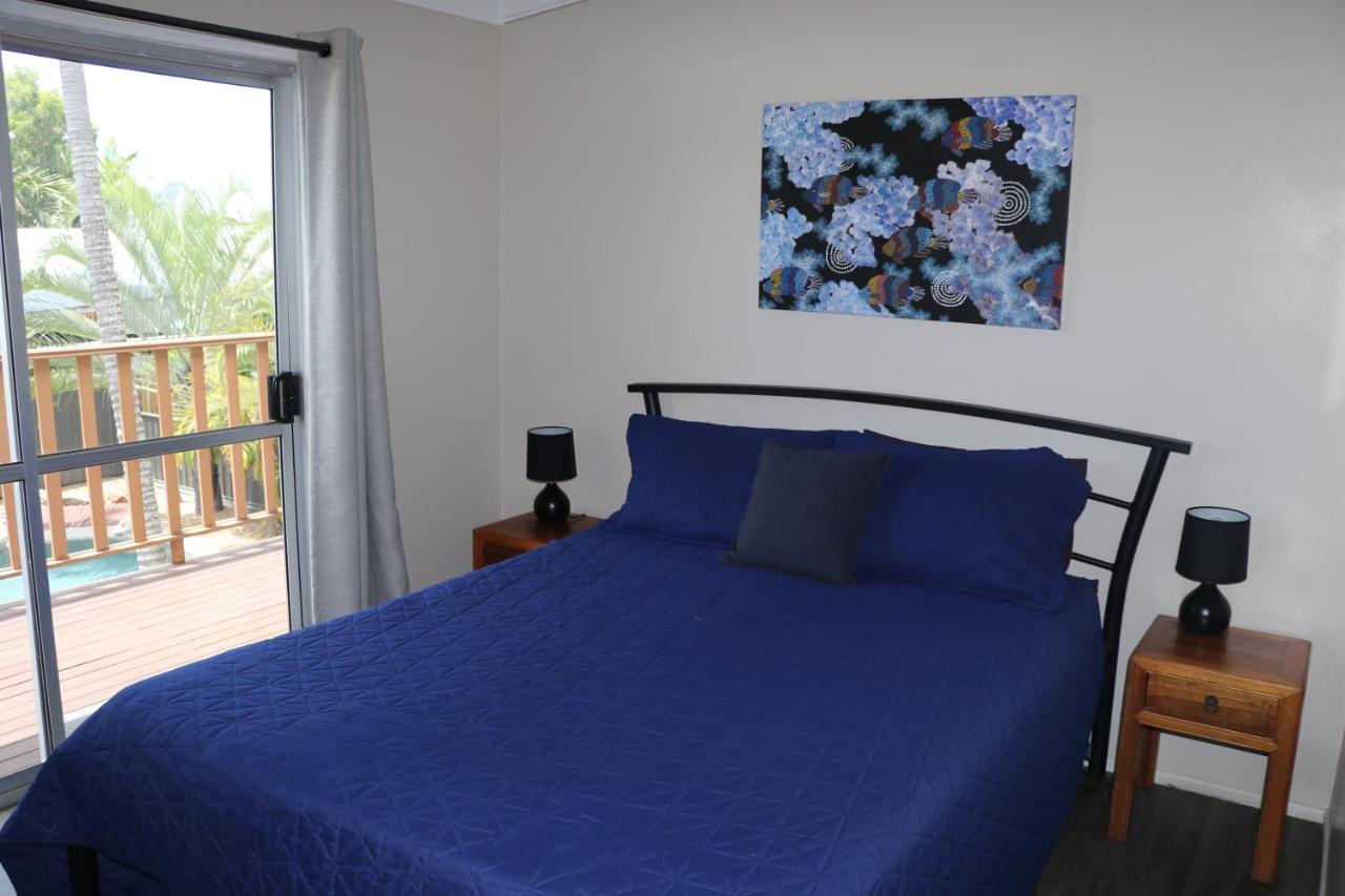 Pippies Beachhouse Backpackers Rainbow Beach Exterior photo