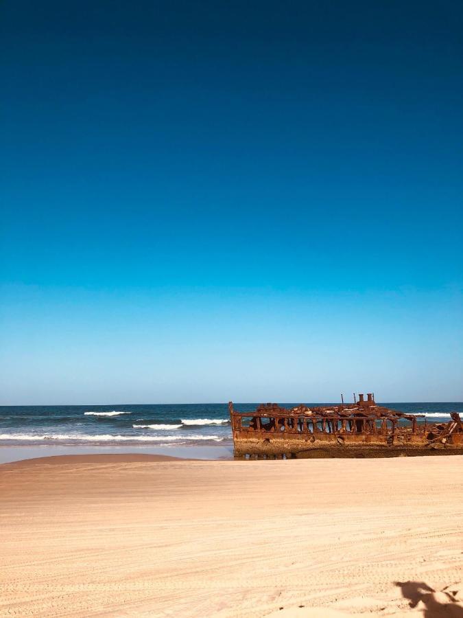 Pippies Beachhouse Backpackers Hostel Rainbow Beach Exterior photo