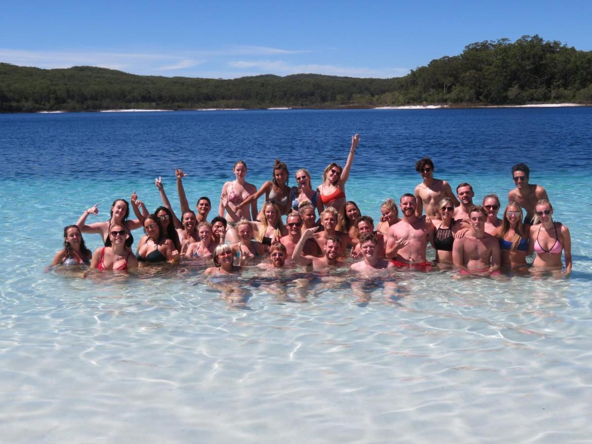 Pippies Beachhouse Backpackers Hostel Rainbow Beach Exterior photo