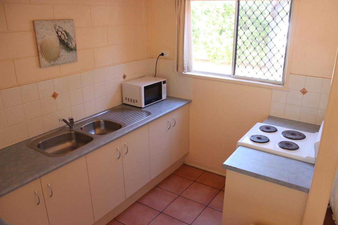 Pippies Beachhouse Backpackers Rainbow Beach Exterior photo
